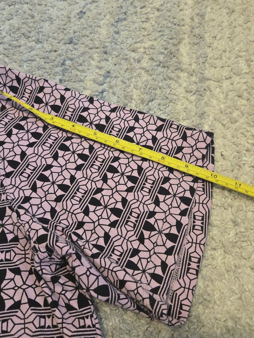 Adidas Originals Geometric Trefoil Logo Crop Tee Pink Black Women's Size XL - Picture 4 of 6